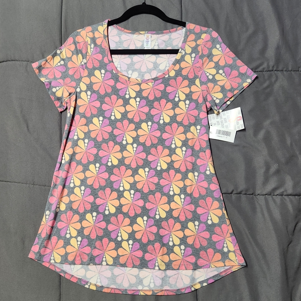 NWT Lularoe Size Small Classic T heathered geometric flower pattern